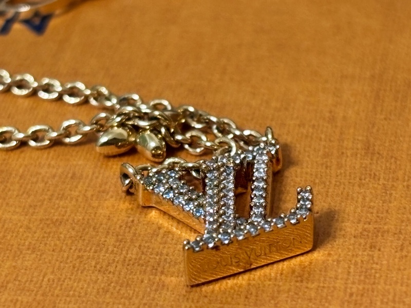 LV iconic項鍊 九成新-9