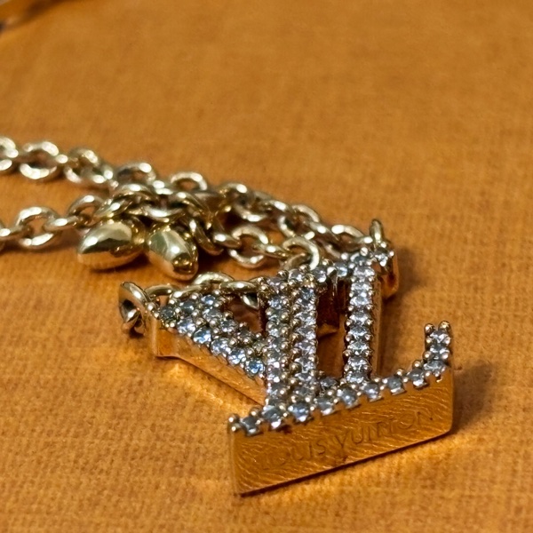 LV iconic項鍊 九成新-9