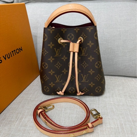 LV M46581 經典Monogram NANO NOE水桶包 手提包 斜背包