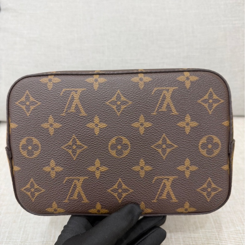LV M46581 經典Monogram NANO NOE水桶包 手提包 斜背包-13