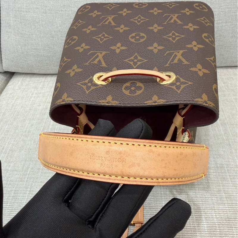 LV M46581 經典Monogram NANO NOE水桶包 手提包 斜背包-18