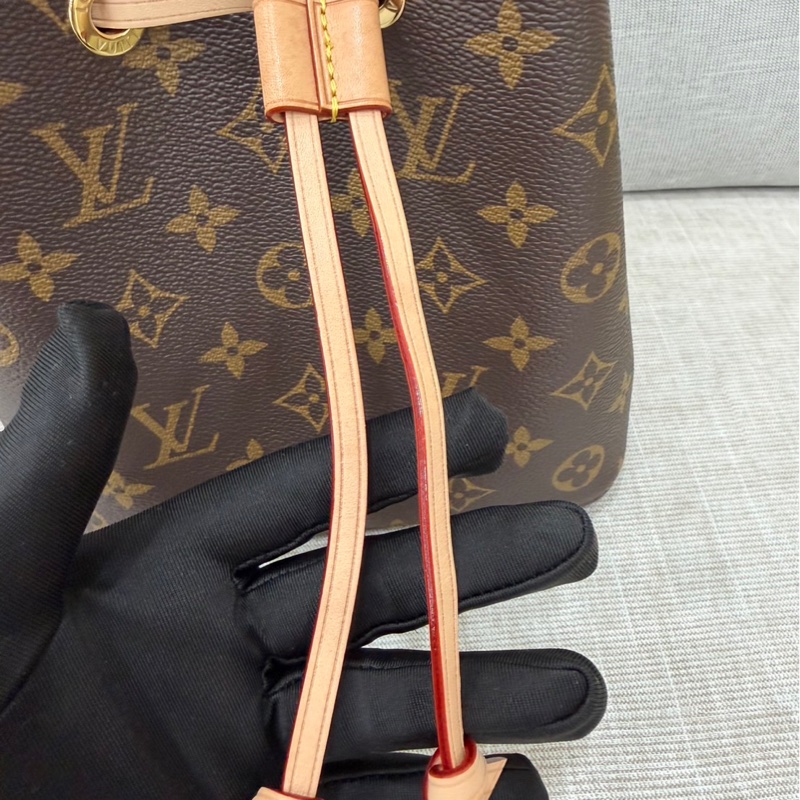 LV M46581 經典Monogram NANO NOE水桶包 手提包 斜背包-36