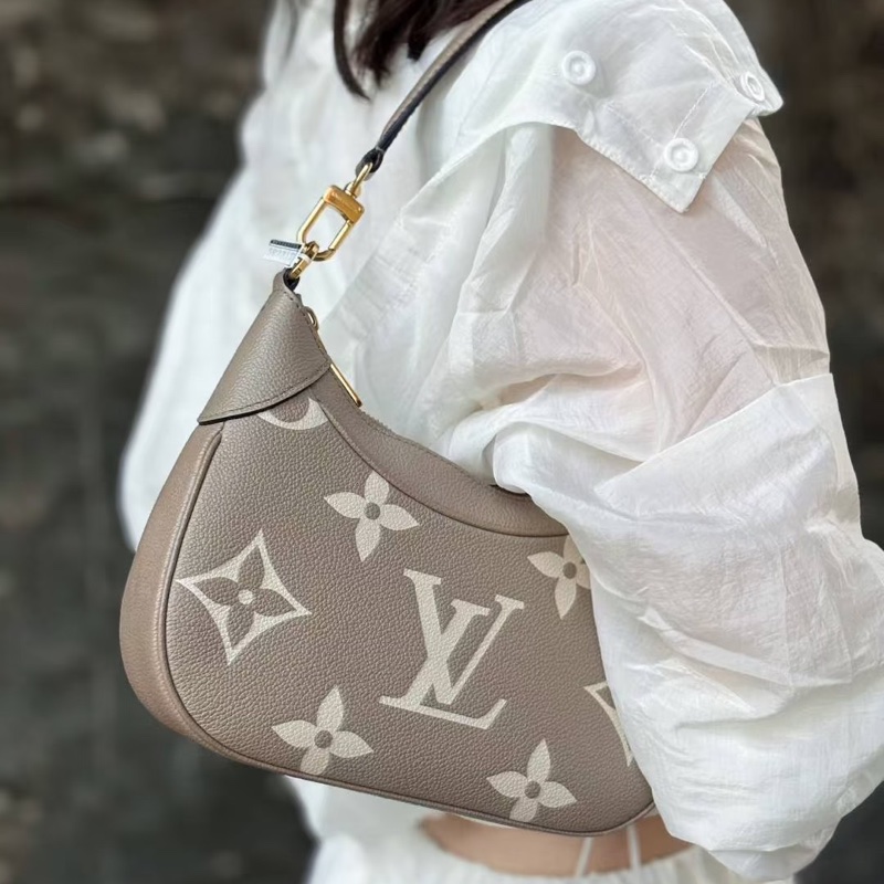 LV M46112 bagatelle大象灰壓花牛角包 手提包 斜背包-3