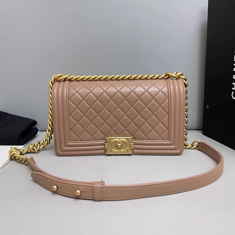 #大全配🈶購證 #閒置帶膜 香奈兒Leboy25中號 奶茶色金扣 #櫃上在售25萬多🔥