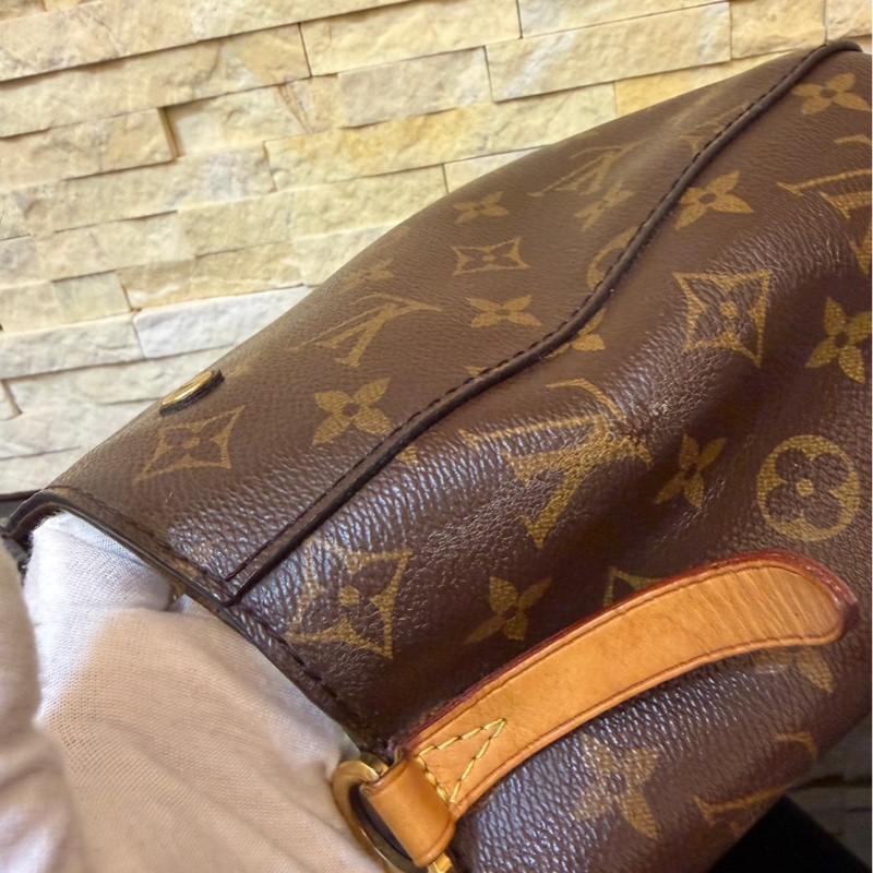 LV  經典MONTAIGNE  BB  系列三層  手提包  肩背包  斜背包  蒙田包  三用包-41