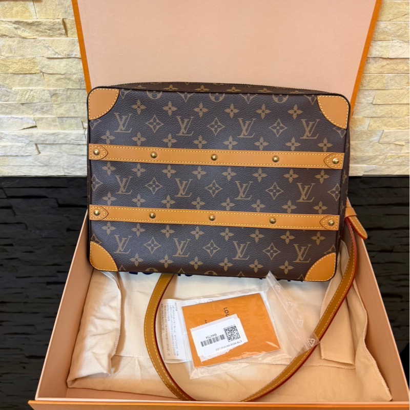 Lv M44754絕版限量老花soft trunk郵差包-0