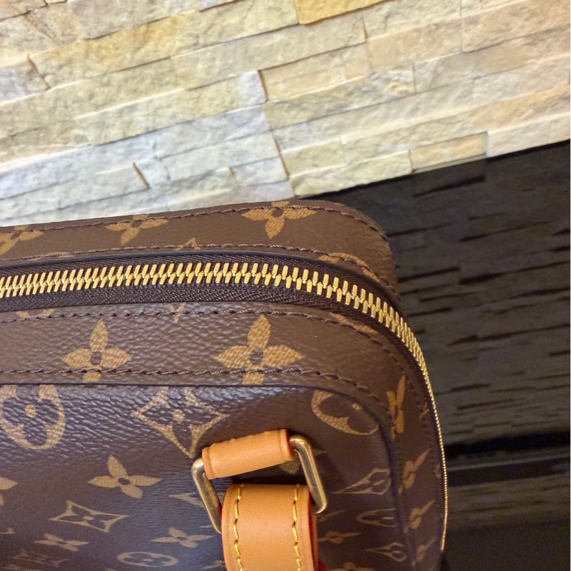 Lv M44754絕版限量老花soft trunk郵差包-12