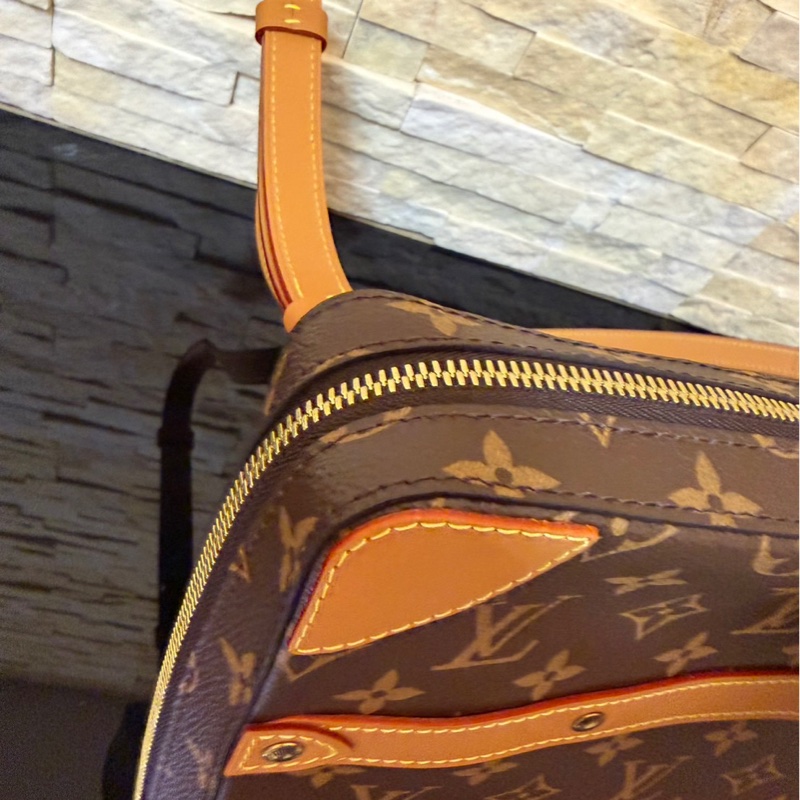 Lv M44754絕版限量老花soft trunk郵差包-15