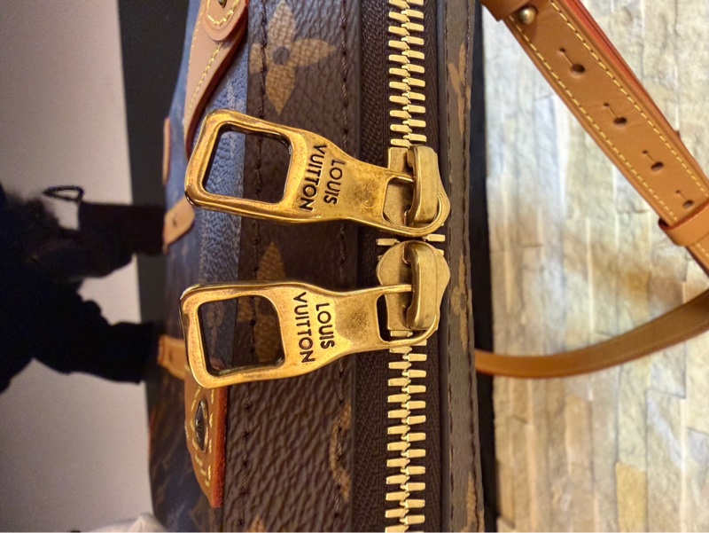 Lv M44754絕版限量老花soft trunk郵差包-18