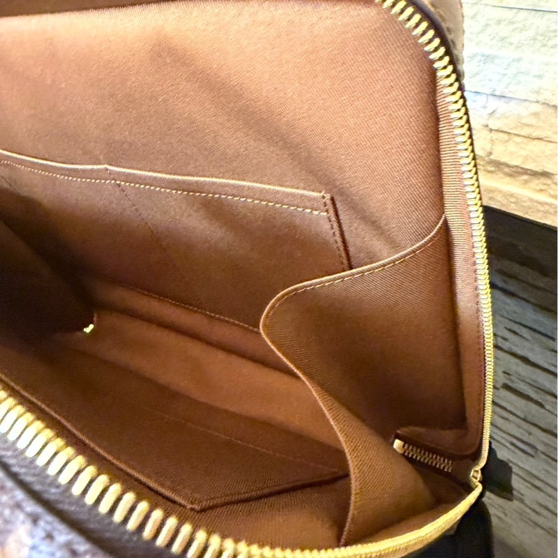 Lv M44754絕版限量老花soft trunk郵差包-24