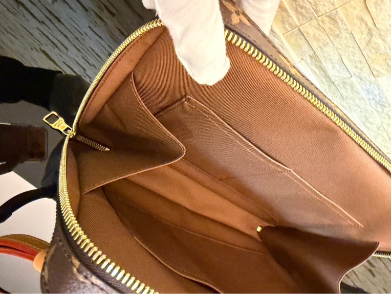 Lv M44754絕版限量老花soft trunk郵差包-25