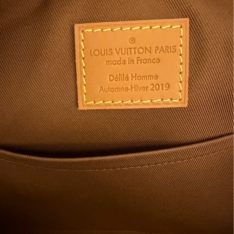 Lv M44754絕版限量老花soft trunk郵差包-30