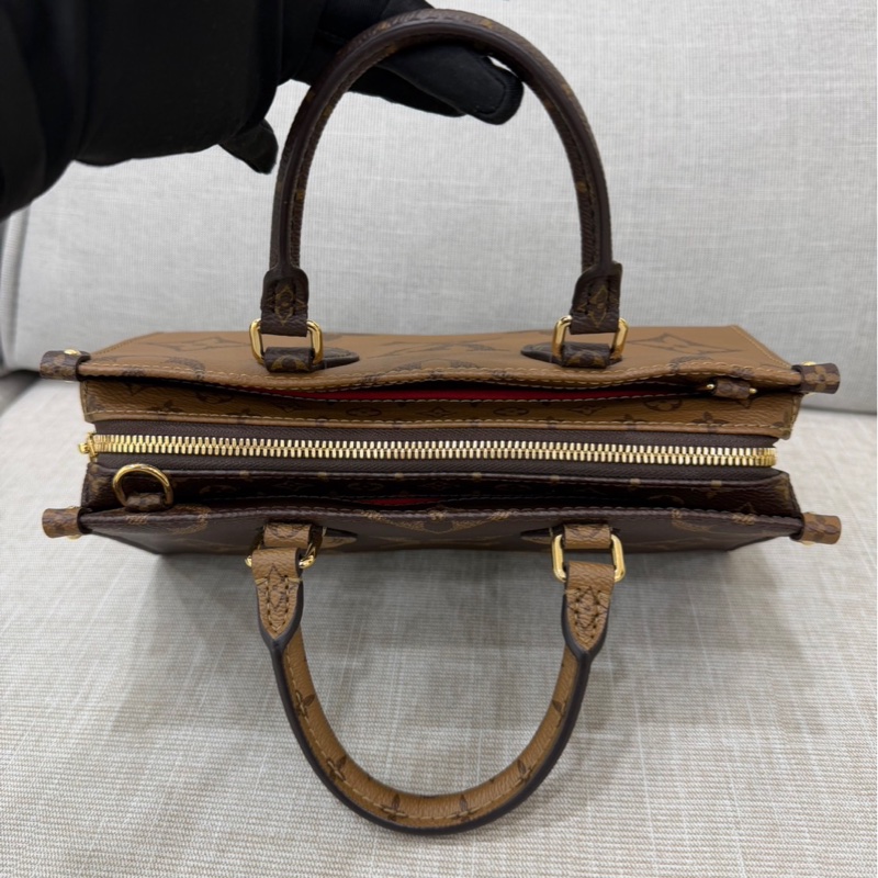 LV M46653 OnTheGo East West系列Reverse皮革飾邊帆布手提包 斜背包-20