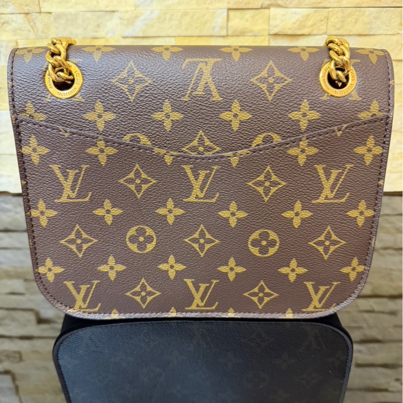 LV M45592經典 PASSY 系列 Monogram 帆布肩背包 斜背包-6