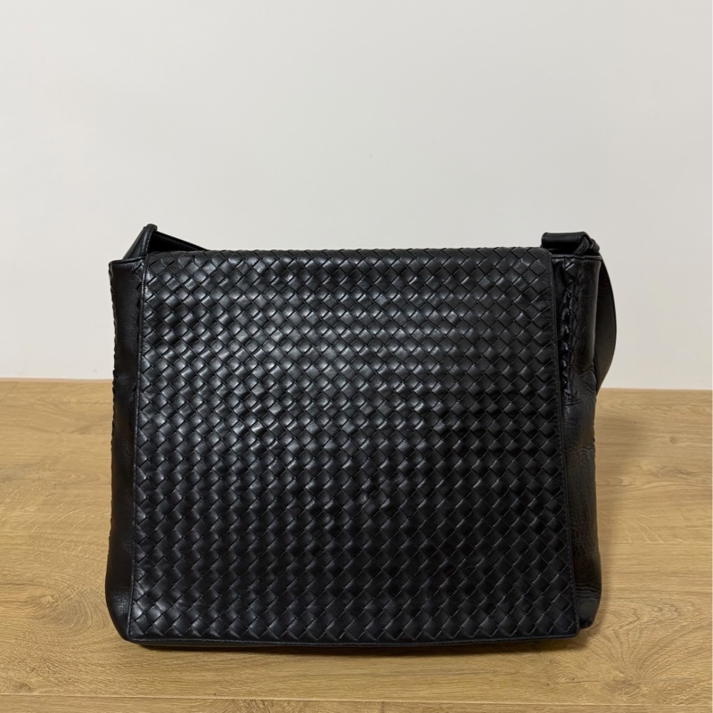 BV BOTTEGA VENETA 寶緹嘉 編織 黑色 公事包 斜背包 肩寬包 側背包 郵差包-0