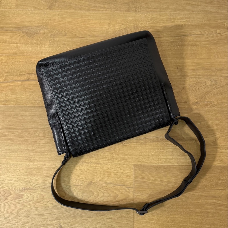 BV BOTTEGA VENETA 寶緹嘉 編織 黑色 公事包 斜背包 肩寬包 側背包 郵差包-1
