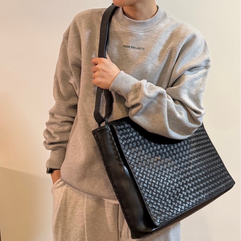 BV BOTTEGA VENETA 寶緹嘉 編織 黑色 公事包 斜背包 肩寬包 側背包 郵差包-4