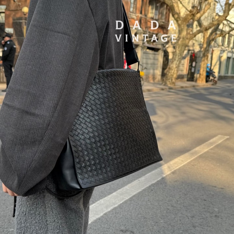 BV BOTTEGA VENETA 寶緹嘉 編織 黑色 公事包 斜背包 肩寬包 側背包 郵差包-7