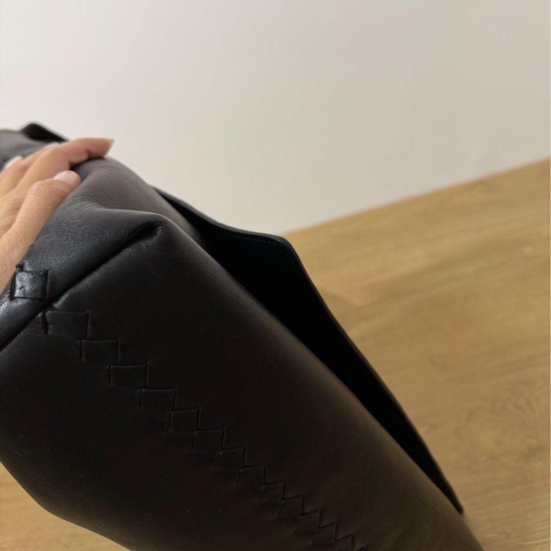 BV BOTTEGA VENETA 寶緹嘉 編織 黑色 公事包 斜背包 肩寬包 側背包 郵差包-11