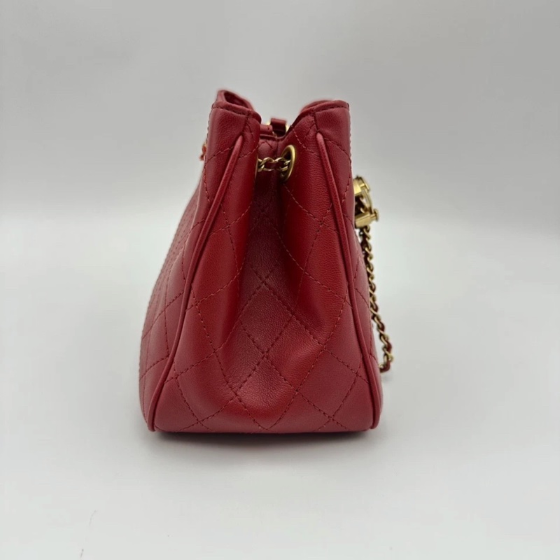 Chanel香奈兒埃及風水桶包，紅色小牛皮，金色五金-4
