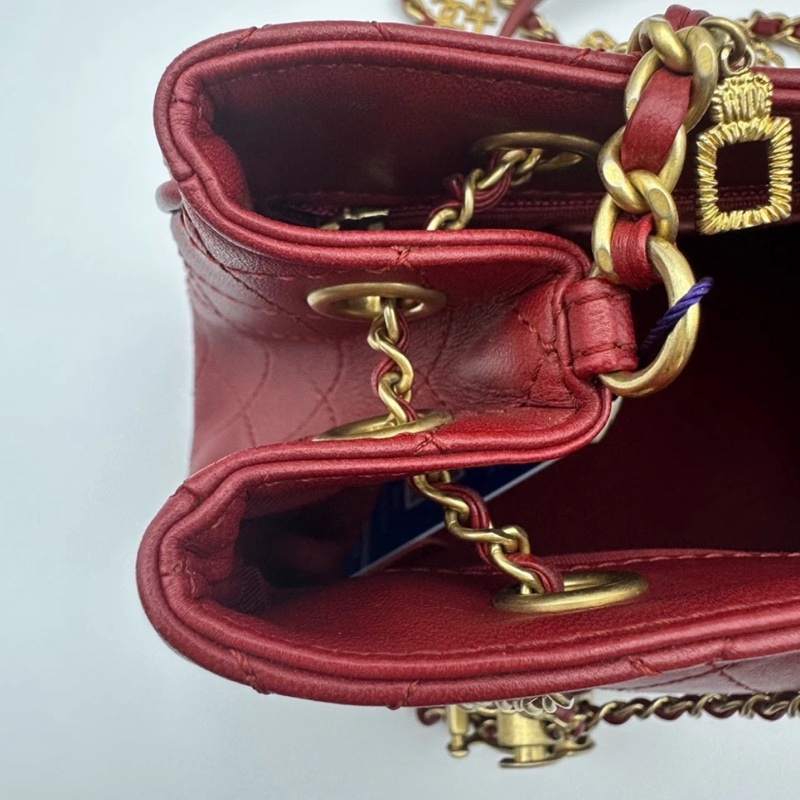 Chanel香奈兒埃及風水桶包，紅色小牛皮，金色五金-7