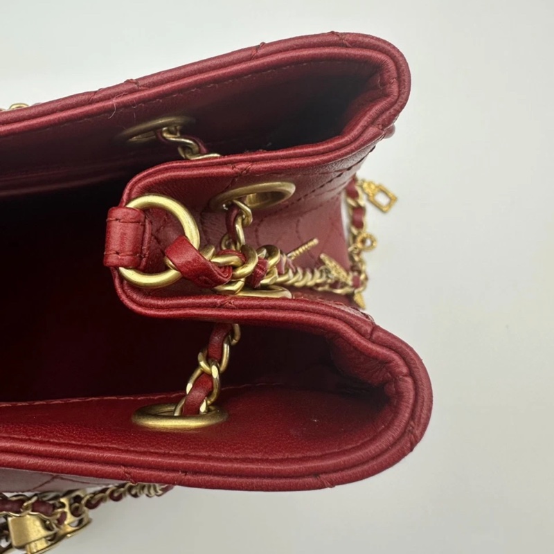 Chanel香奈兒埃及風水桶包，紅色小牛皮，金色五金-8