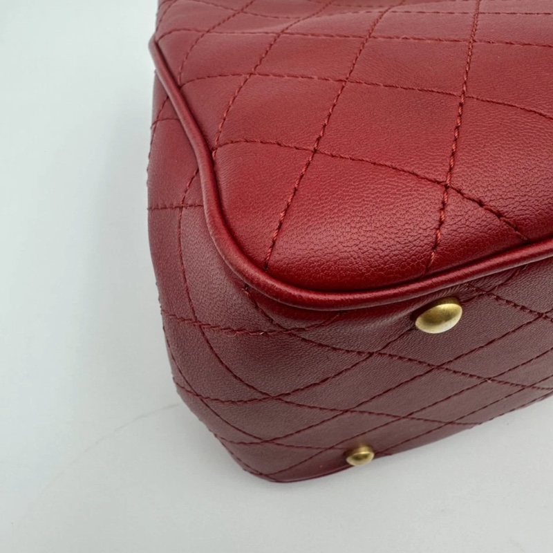 Chanel香奈兒埃及風水桶包，紅色小牛皮，金色五金-15