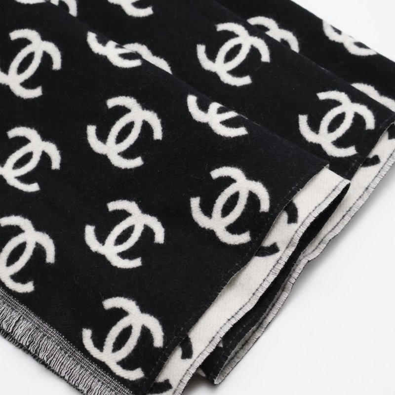 CHANEL 經典雙C雙面羊絨圍巾-1