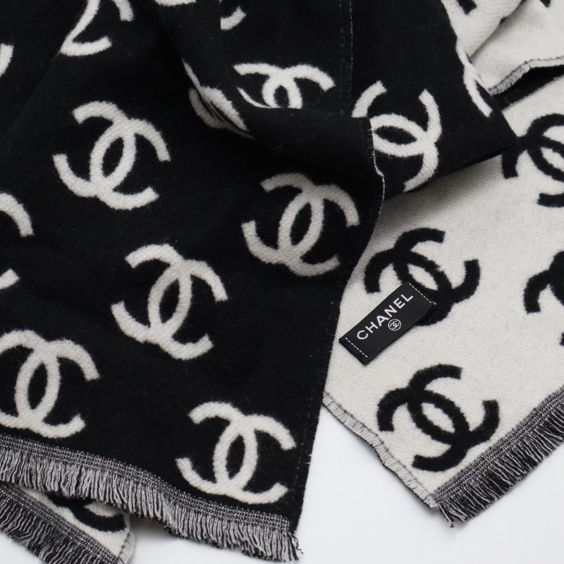 CHANEL 經典雙C雙面羊絨圍巾-2
