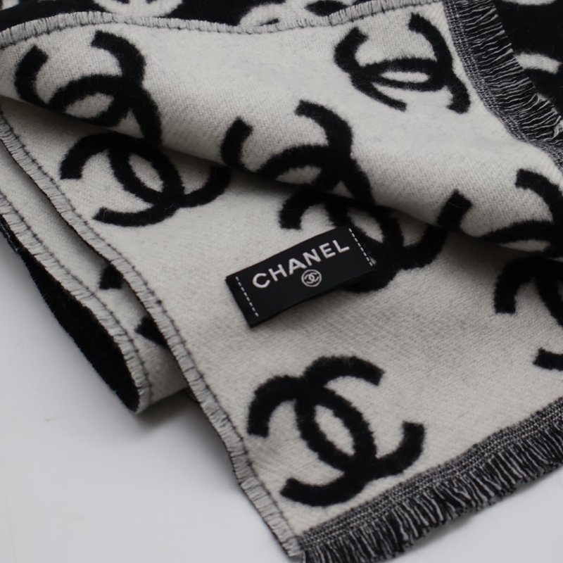 CHANEL 經典雙C雙面羊絨圍巾-3