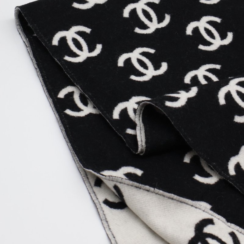 CHANEL 經典雙C雙面羊絨圍巾-4