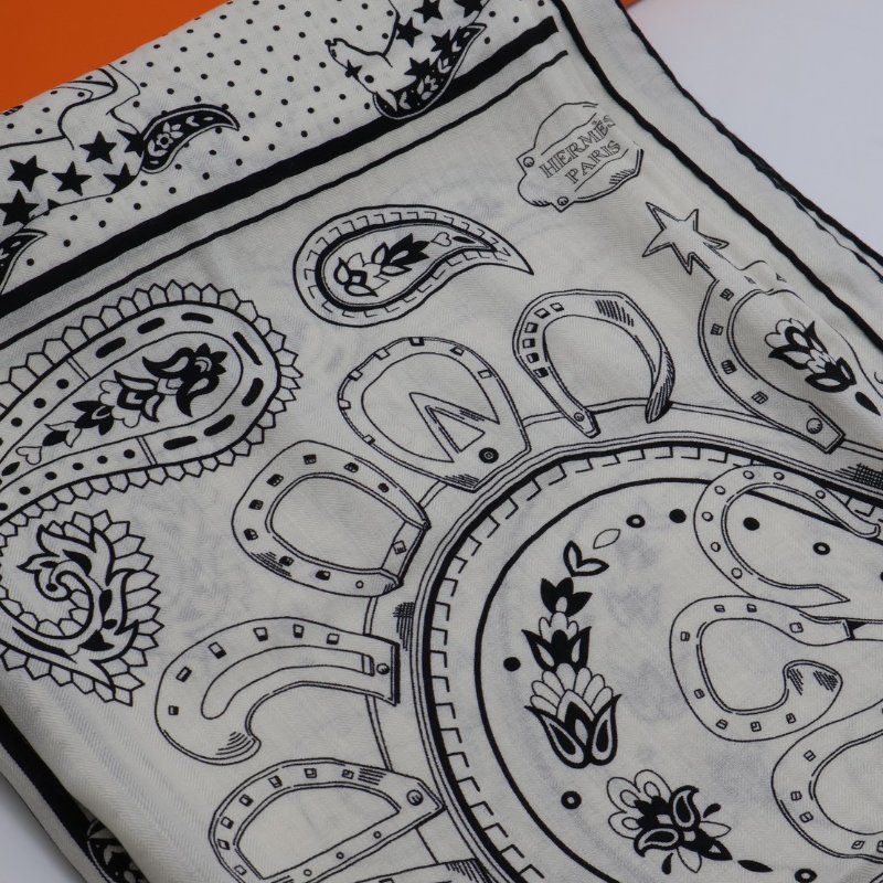 HERMES Cheval de Coeur Bandana披肩 140 - 黑白-3