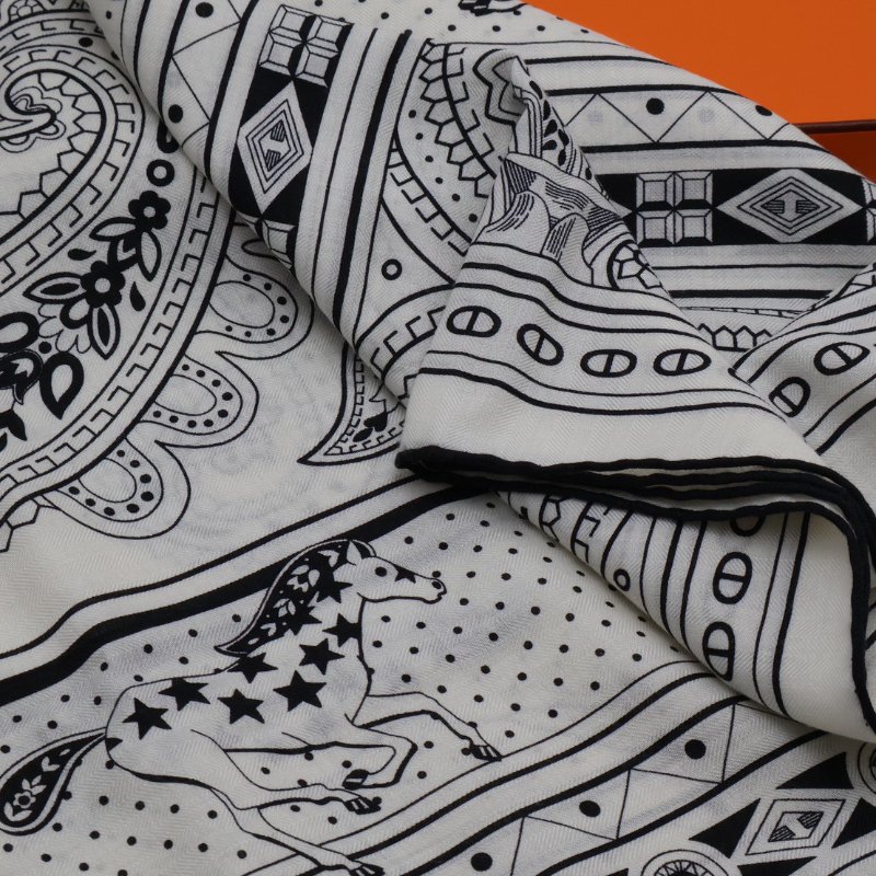 HERMES Cheval de Coeur Bandana披肩 140 - 黑白-6