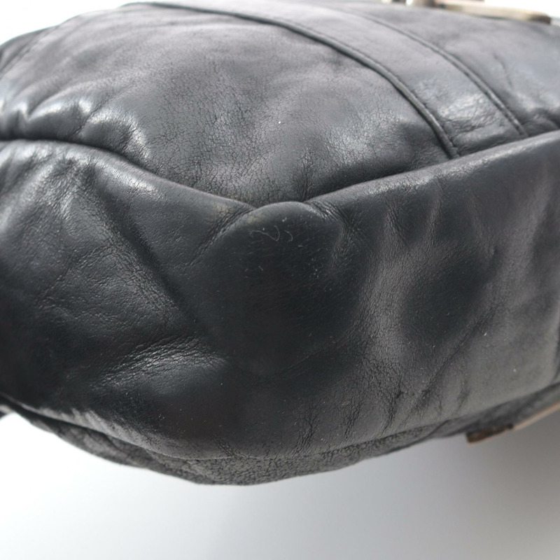 鉻心大匕首拉鍊手拿包,皮革材質,黑色/銀色,二手男士款-8