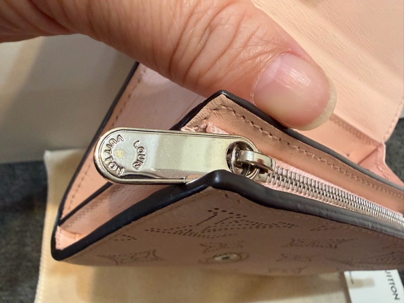 LV Iris Mahina 月光女神短夾-3