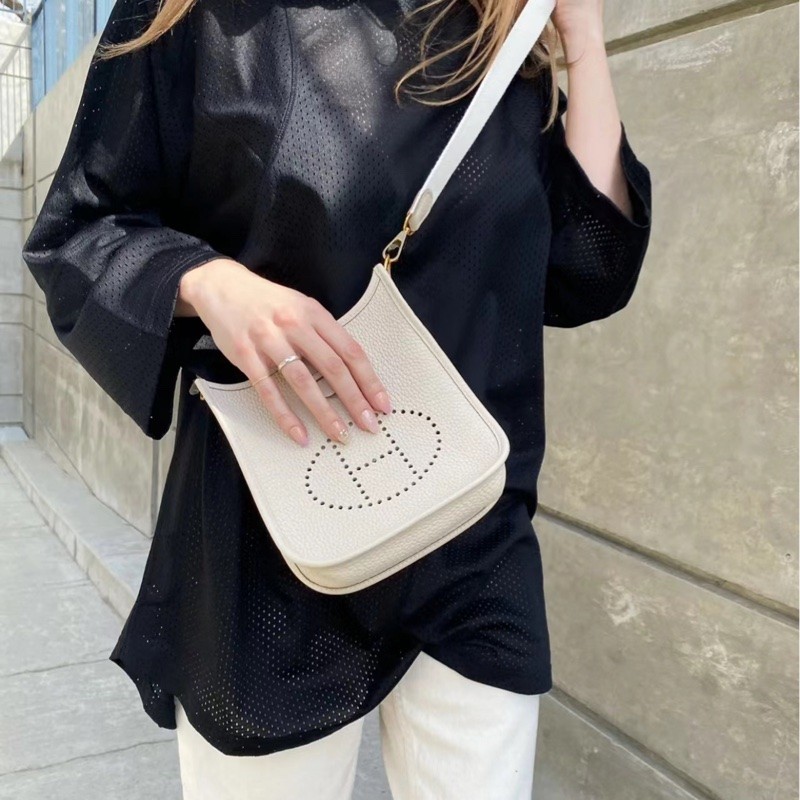愛馬仕 Hermes Mini evelyne 16 craie 奶昔白銀扣 k刻-2