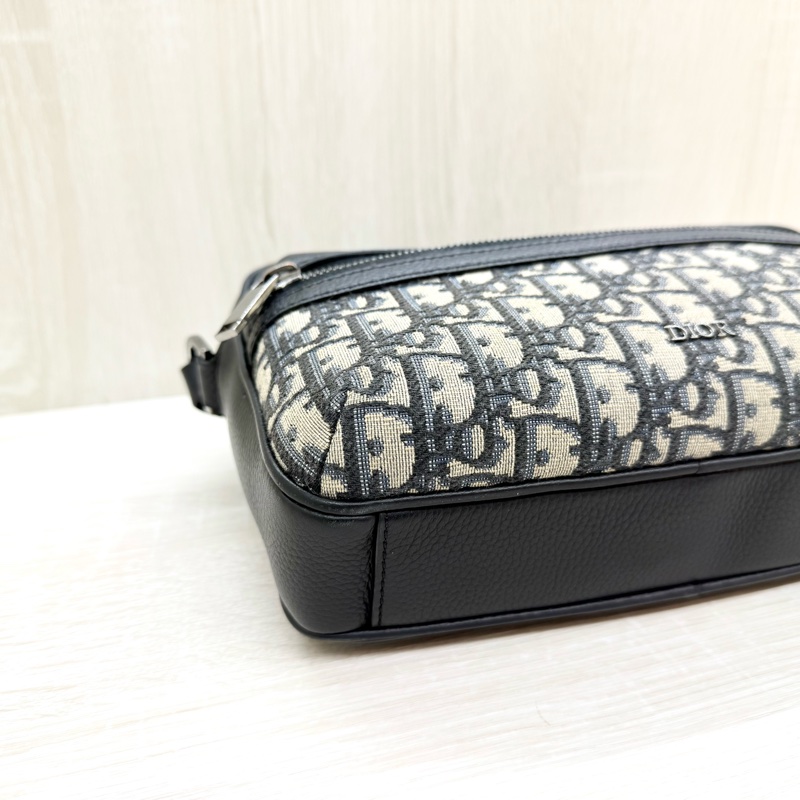 DIOR 緹花拼黑色粒面小牛皮拉鍊郵差包1ESPO340YKS_H27E-6