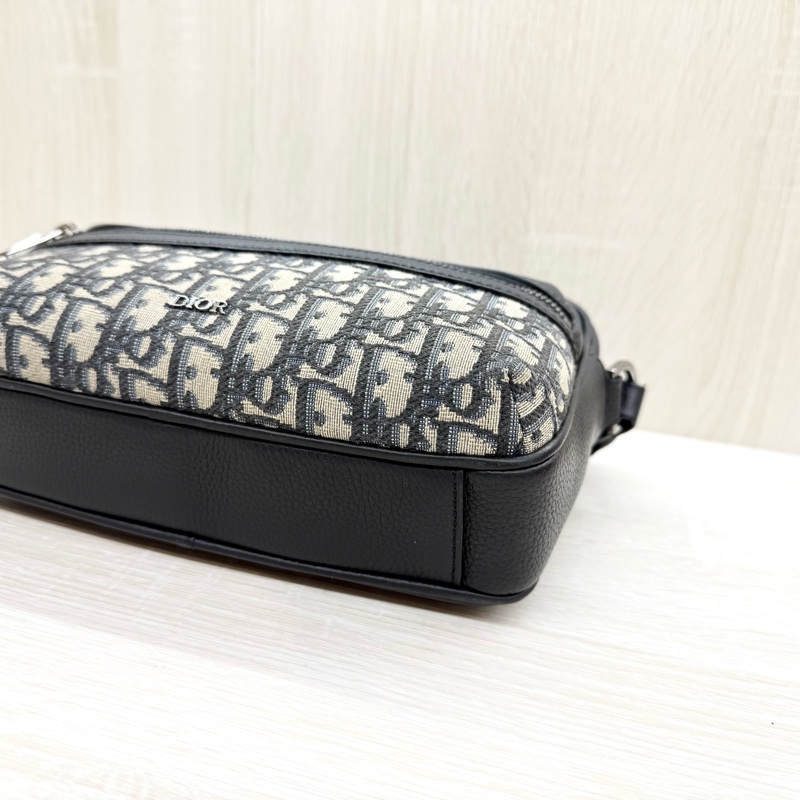 DIOR 緹花拼黑色粒面小牛皮拉鍊郵差包1ESPO340YKS_H27E-7