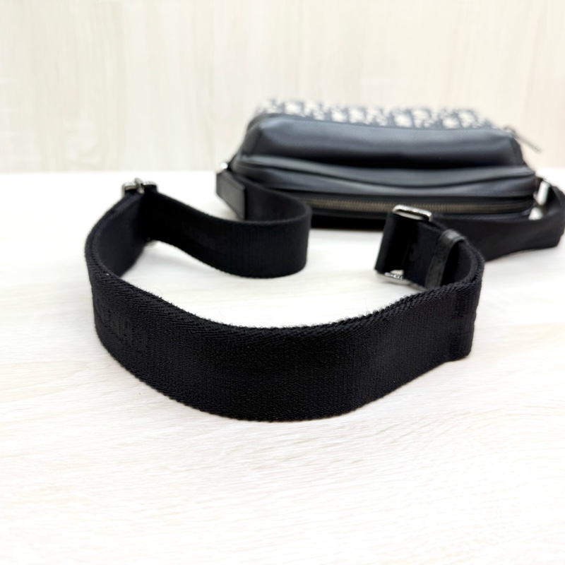 DIOR 緹花拼黑色粒面小牛皮拉鍊郵差包1ESPO340YKS_H27E-13