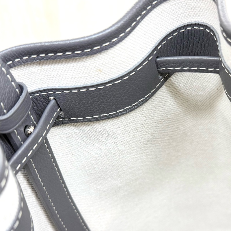 Goyard灰色Petit Flot經典塗料帆布束繩水桶包-12