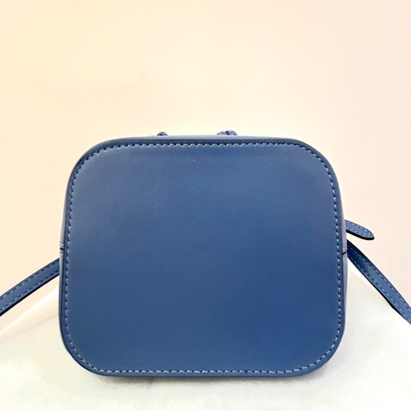 FENDI藍牛皮壓紋水桶二用-4