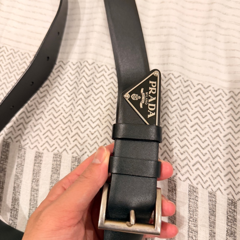 二手 Prada黑色防刮皮革 三角貼牌包（可單肩、斜背）-5