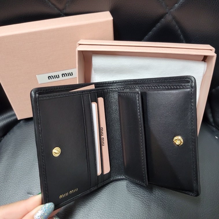 Miu Miu 錢包 黑色-4