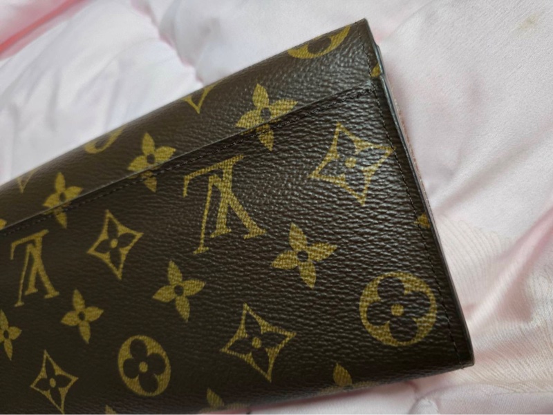 LV 老花信封金扣長夾-4