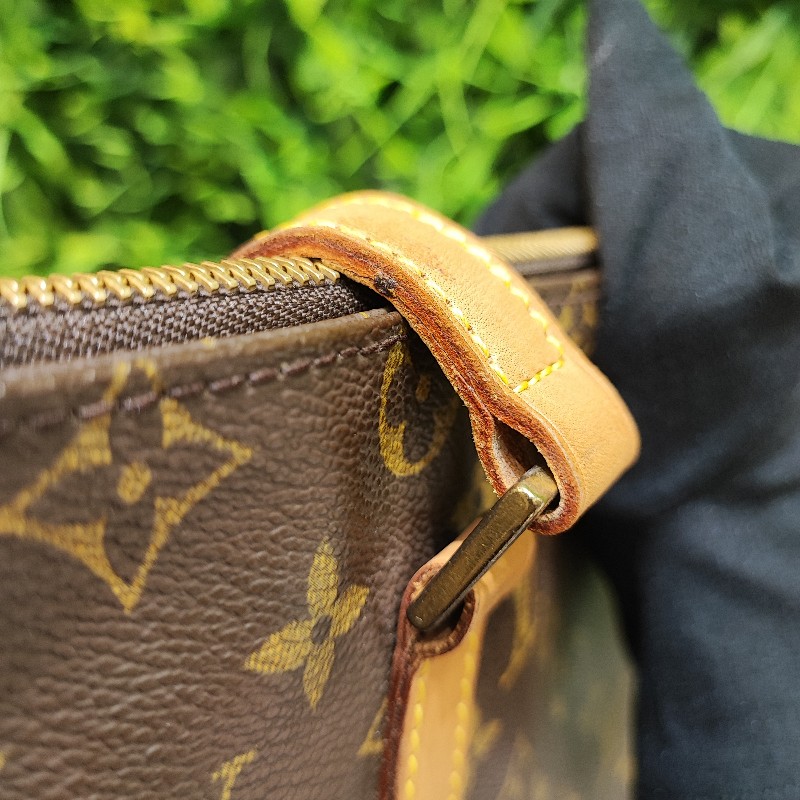 Louis Vuitton Cabas Mezzo-15