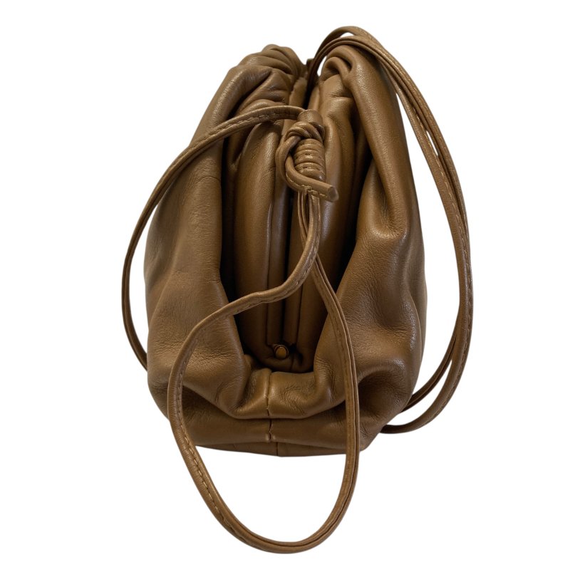 BOTTEGA VENETA 寶緹嘉 THE POUCH 肩背包 小牛皮 焦糖色 金釦-3