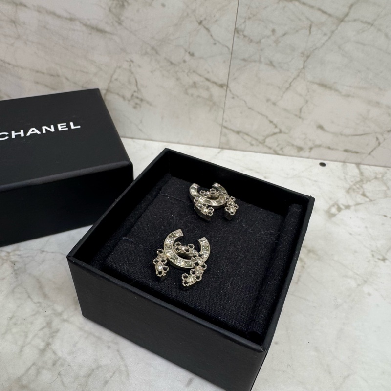 Chanel 水鑽拚黑雙C耳環-3