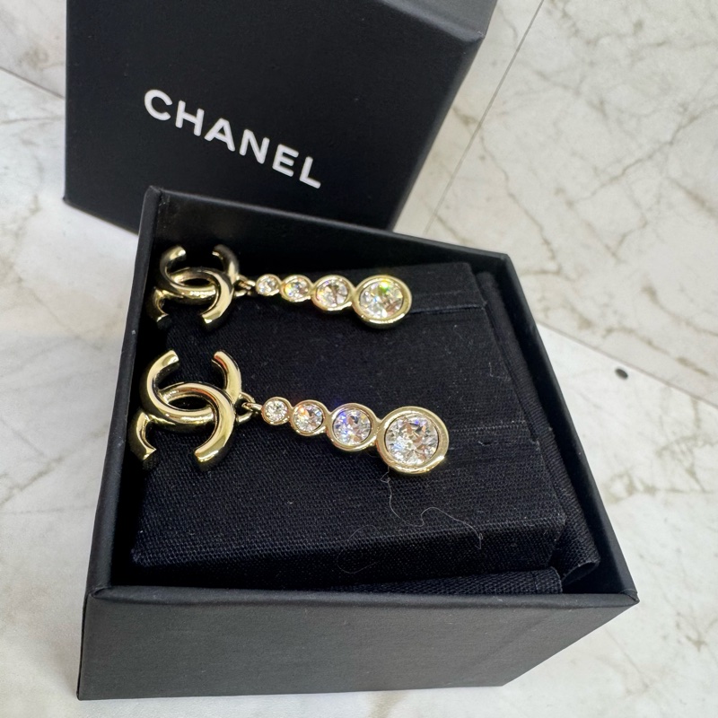 CHANEL大小水鑽垂墜雙C耳環-2