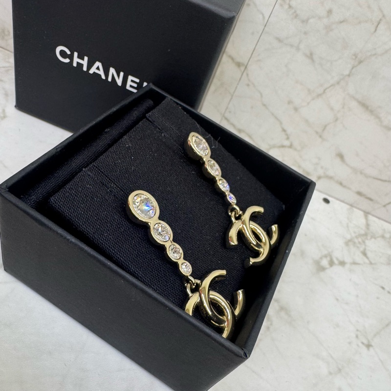 CHANEL大小水鑽垂墜雙C耳環-3