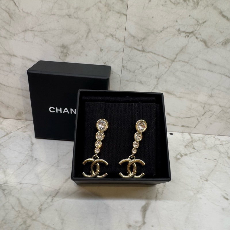 CHANEL大小水鑽垂墜雙C耳環-4